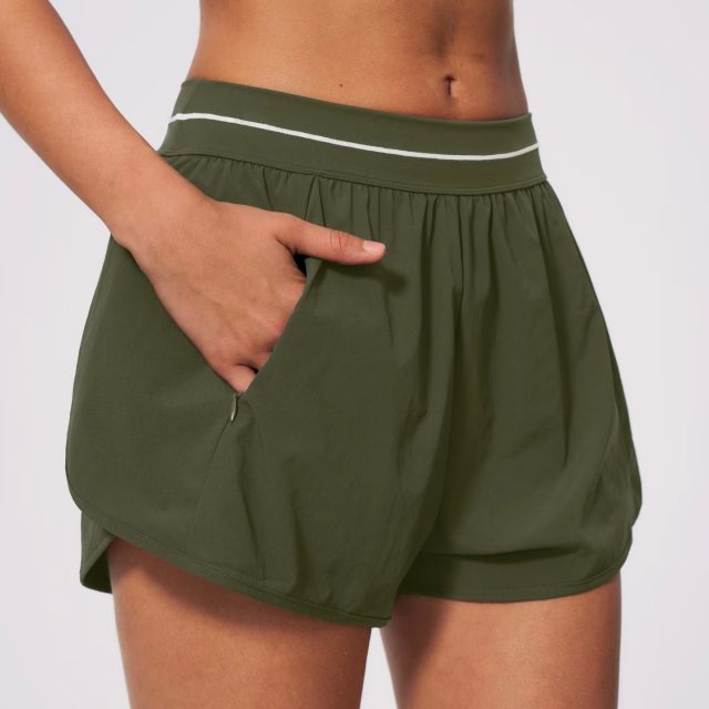 🏃‍♀️Running Shorts with hidden zipper pockets!
No more worrying about losing your small items while exercising.

Source factory for activewear.
✅Custom colors
✅Custom sizes
✅One‑stop custom service
Message us to start your project.

#WholesaleRunningShorts #CustomFitnessWear #ActivewearOEM #GymShortsSupplier #CustomSportswear